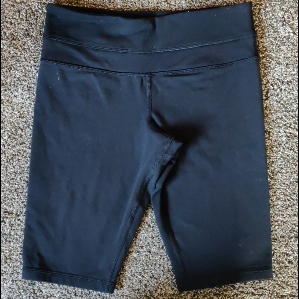 Lululemon biker shorts 4